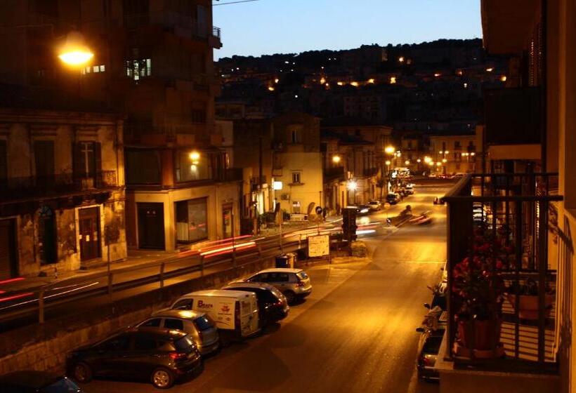اتاق استاندارد با تخت بزرگ, Il Barocco