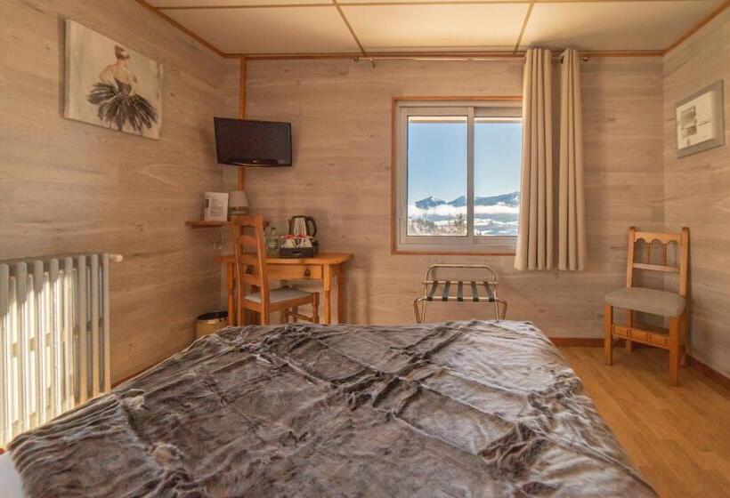 اتاق استاندارد با چشم‌انداز کوهستان, Des Pyrénées