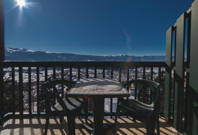 اتاق استاندارد سه نفره, Des Pyrénées