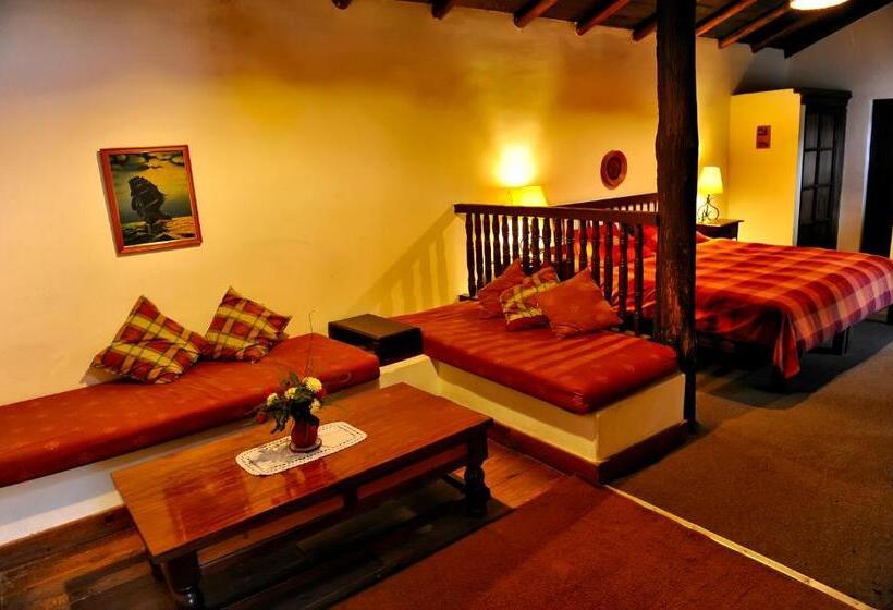 بانگلوی استاندارد, El Patio De Monterrey