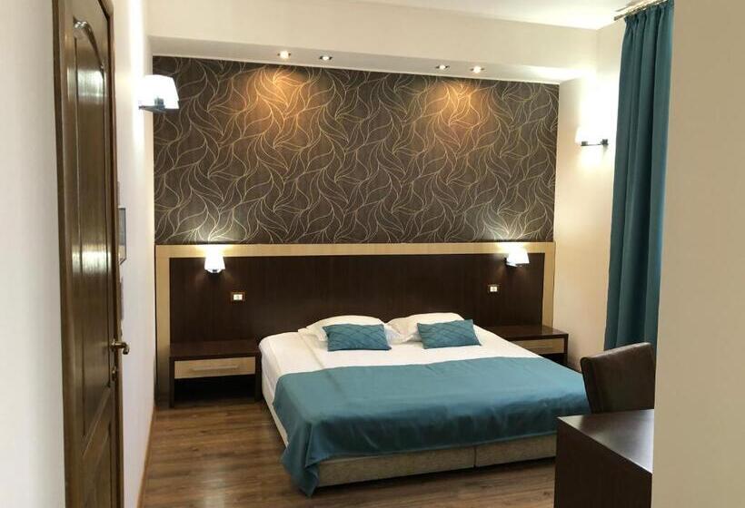 اتاق لوکس, Pensiunea Lido