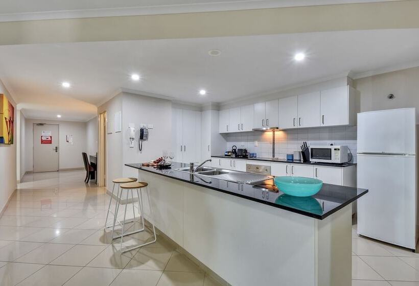 2 Bedroom Premium Apartment, Argus Apartments Darwin