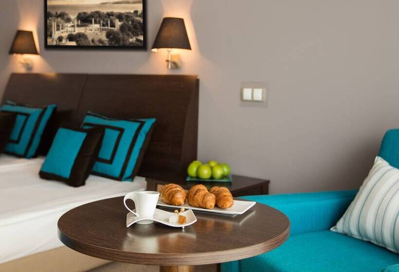 Family Room, Astera Hotel & Spa With Free Private Beach