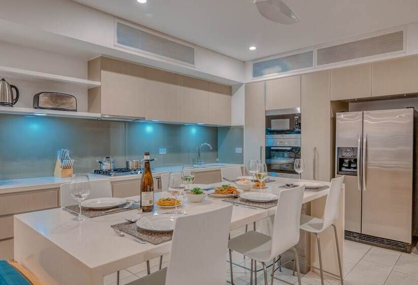 발코니가 있는 2 베드룸 아파트, Coconut Grove