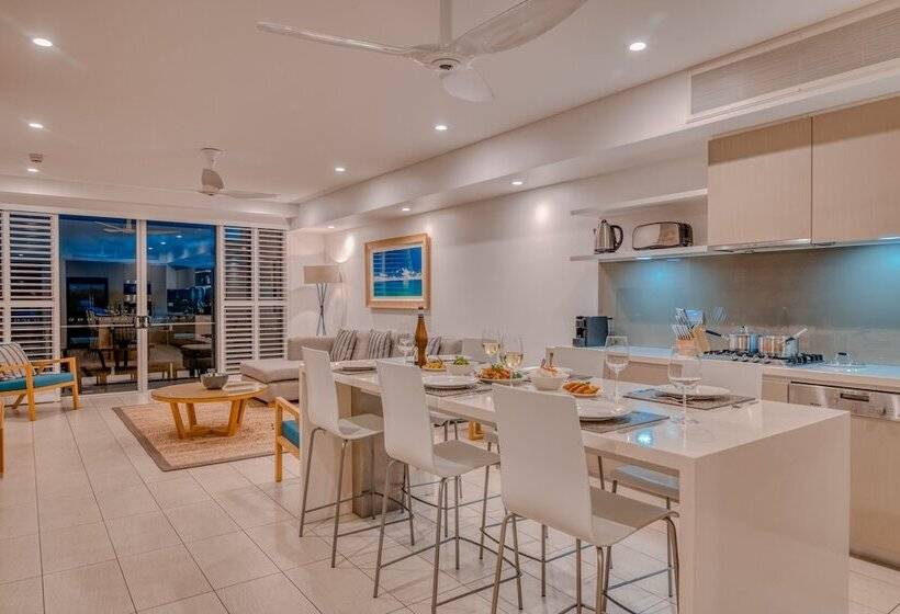2침실 펜트하우스 아파트, Coconut Grove