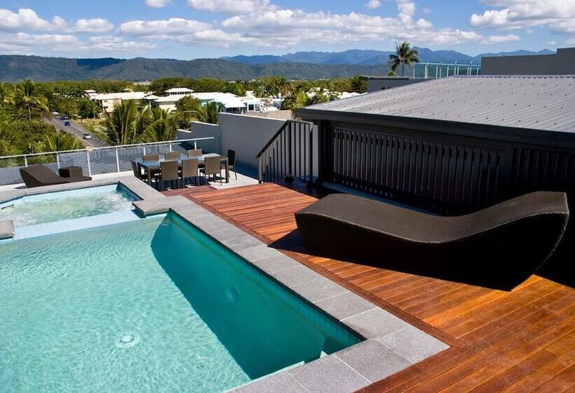 1 Bedroom Penthouse Apartment, Coconut Grove Port Douglas