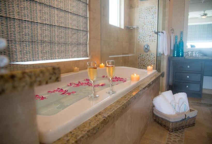 سوییت اجرایی, Corazón Cabo, a Noble House Resort