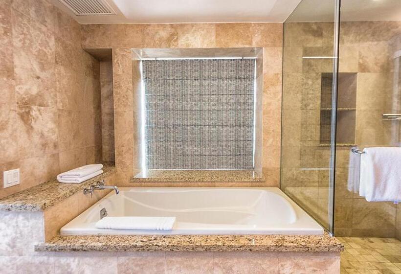 سوییت اجرایی, Corazón Cabo, a Noble House Resort