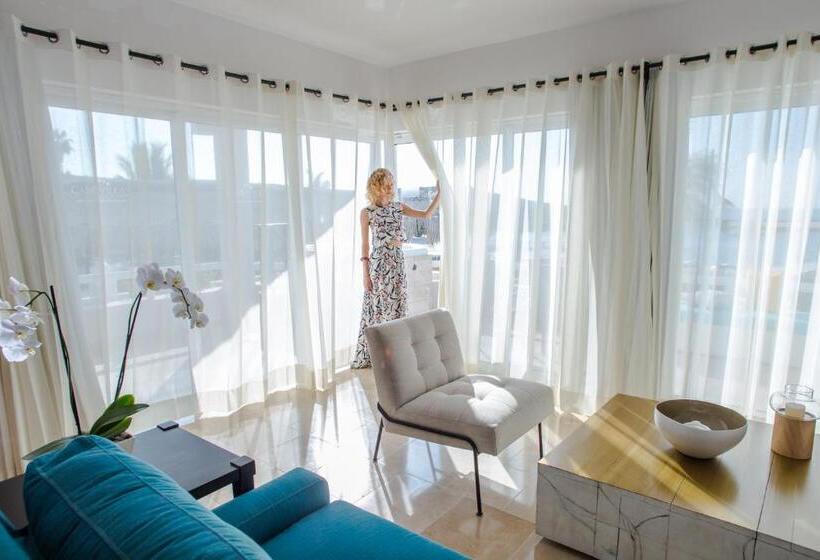 سوییت اجرایی, Corazón Cabo, a Noble House Resort