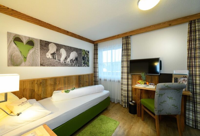 Standard Single Room with Balcony, Alpenpark Resort Superior