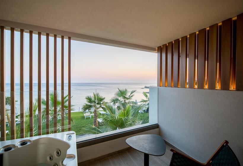 اتاق استاندارد با چشم‌انداز دریا, Akasha Beach Hotel & Spa