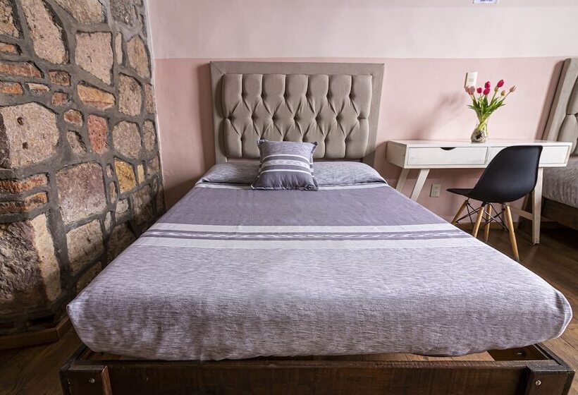سوییت جونیور, Hotel Cantera Rosa