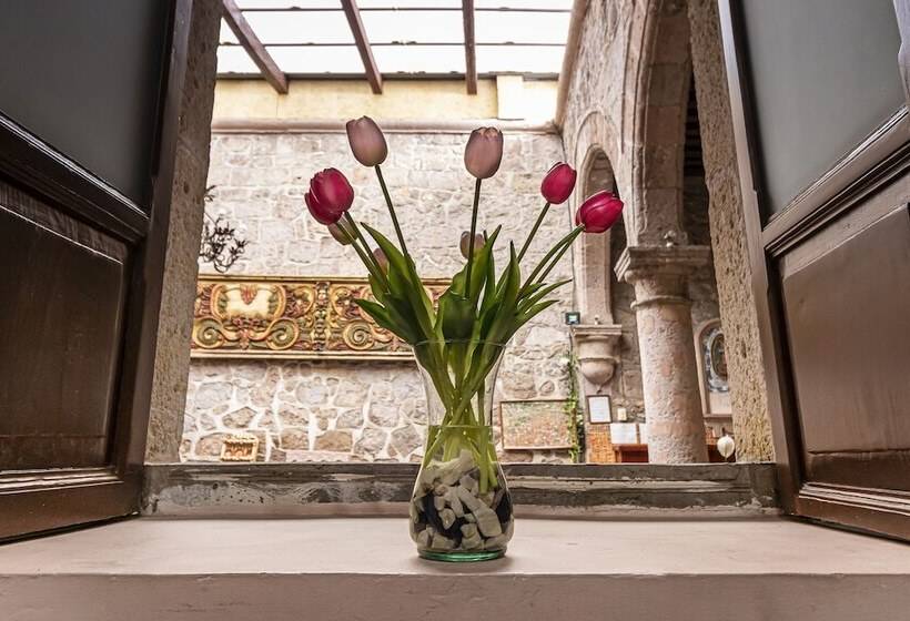 سوییت جونیور, Hotel Cantera Rosa