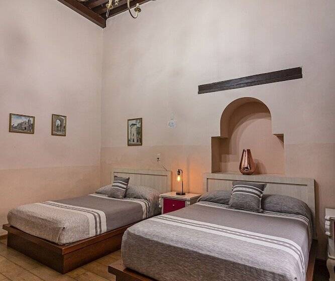 سوییت جونیور, Hotel Cantera Rosa