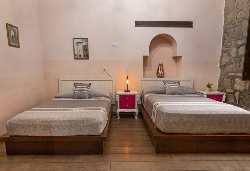 سوییت جونیور, Hotel Cantera Rosa