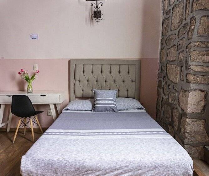 سوییت جونیور, Hotel Cantera Rosa