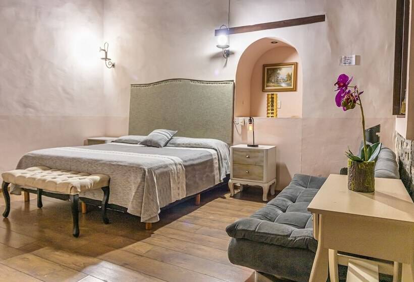 سوییت سوپریور, Hotel Cantera Rosa