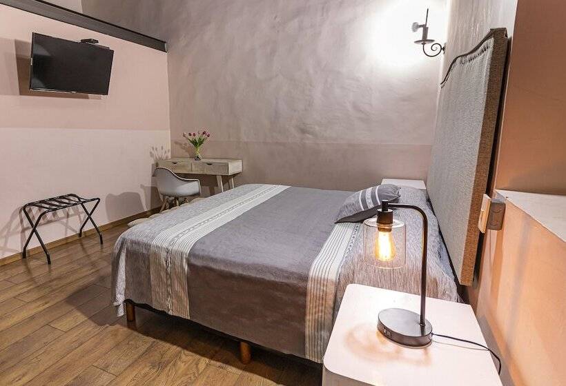 سوییت سوپریور, Hotel Cantera Rosa