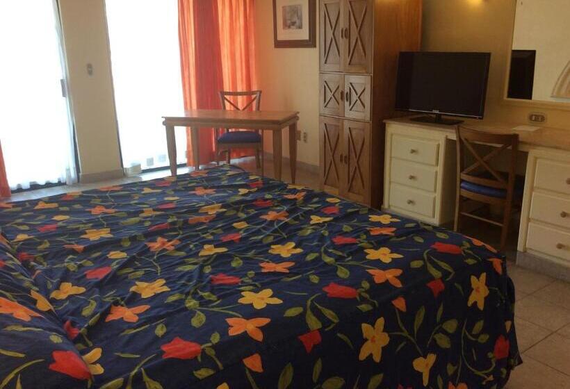 اتاق اجرایی با تخت بزرگ, Club Maeva Miramar Tampico