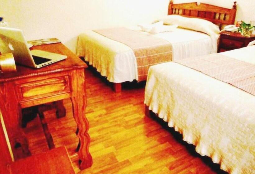 Habitación Estándar 2 Camas Matrimonio, Don Quijote
