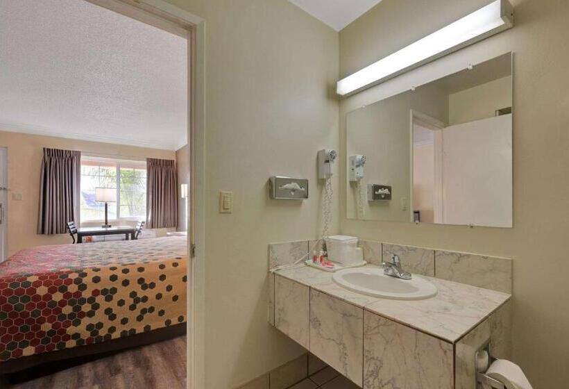 اتاق استاندارد با تخت بزرگ, Econo Lodge Woodland Near I 5