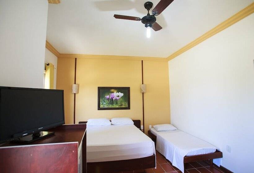 Economy Triple Room, Guarapousada