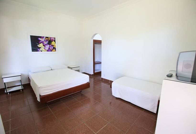 Economy Triple Room, Guarapousada