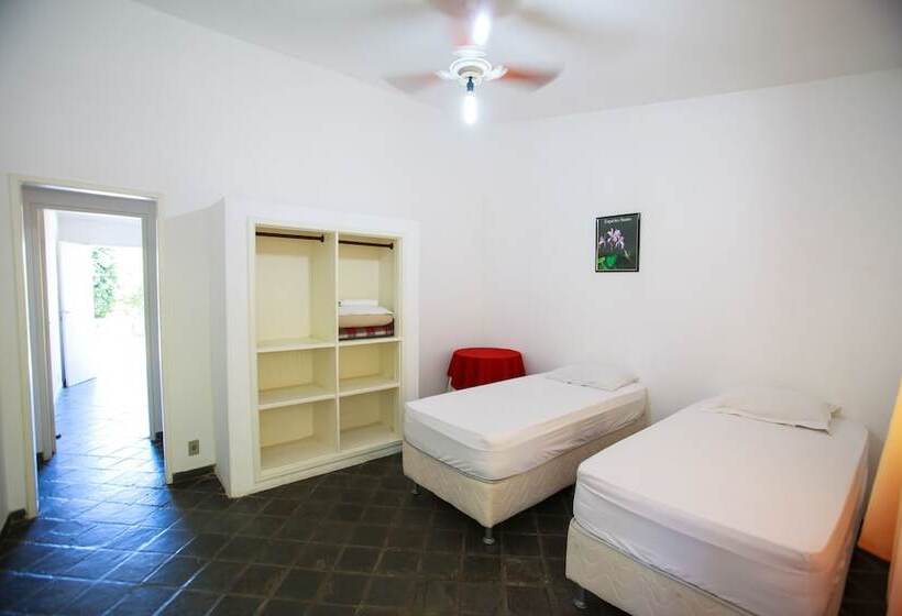 Economy Triple Room, Guarapousada