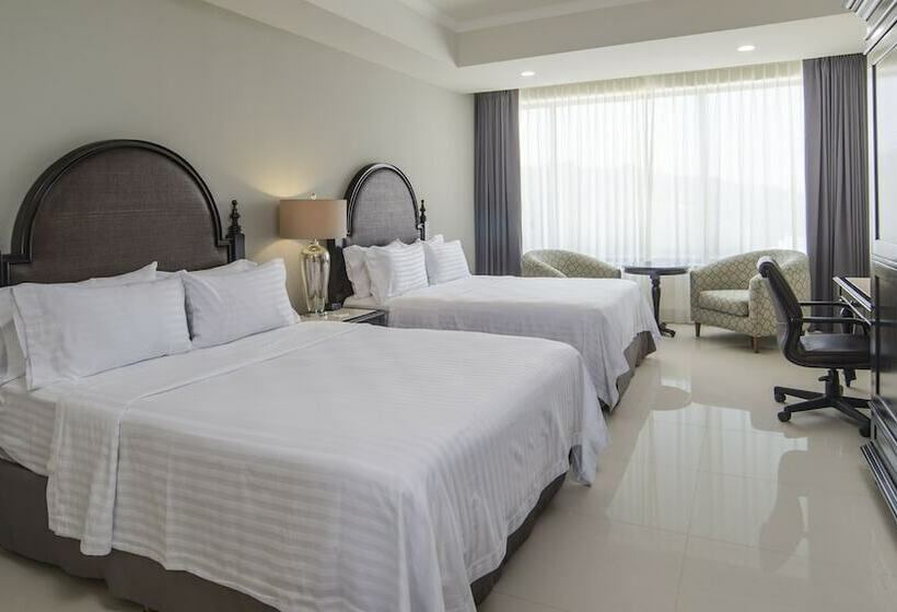 Standard Room 2 Double Beds, Holiday Inn Tuxtla Gutierrez, An Ihg