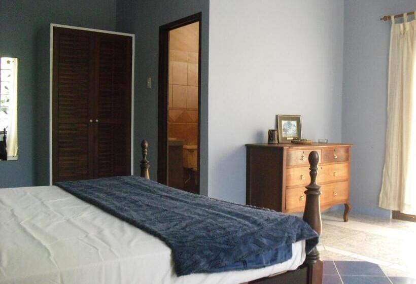اتاق استاندارد, Tamarind Great House