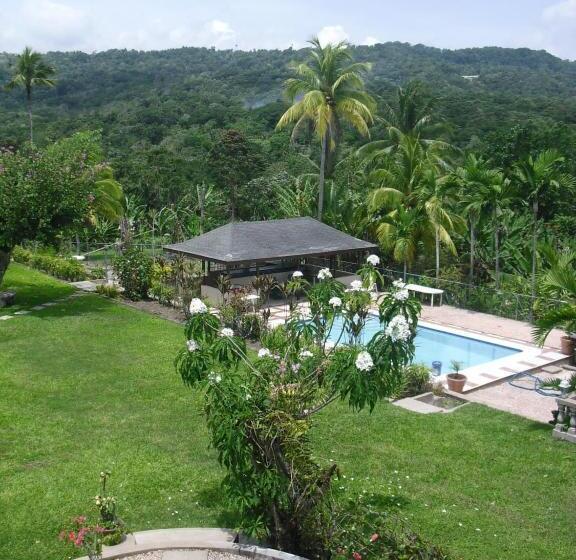 اتاق استاندارد با بالکن, Tamarind Great House