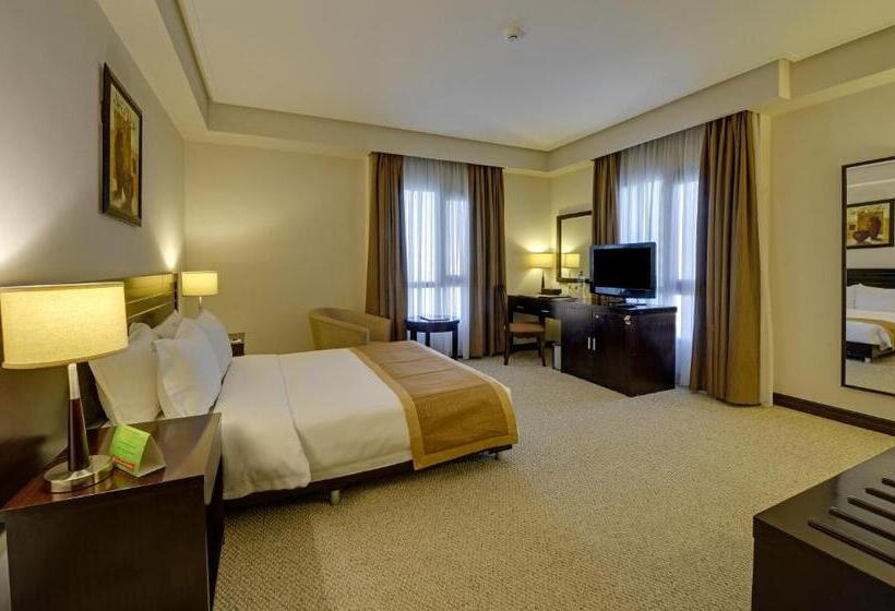 اتاق استاندارد با تخت بزرگ, Monroe Hotel & Suites