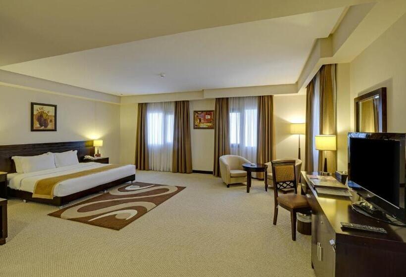 اتاق لوکس با تخت بزرگ, Monroe Hotel & Suites