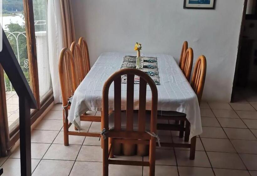 بنگله خانوادگی, Revi Inn