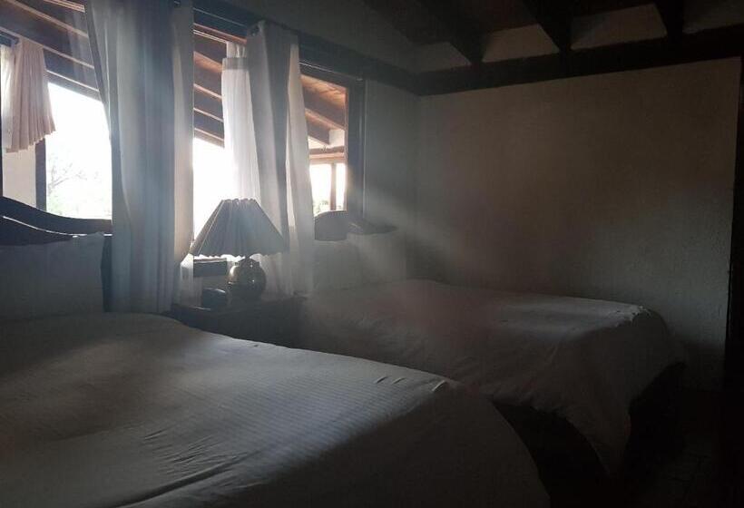 بنگله خانوادگی, Revi Inn