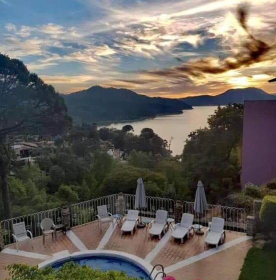 بانگلوی استاندارد, Revi Inn