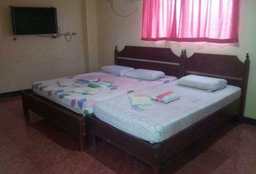 اتاق ساده سه‌ نفره, Bee Hub Pension