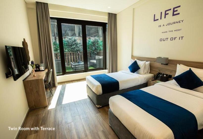 اتاق لوکس با تراس, Grand Kingsgate Jaddaf Waterfront Hotel By Millennium