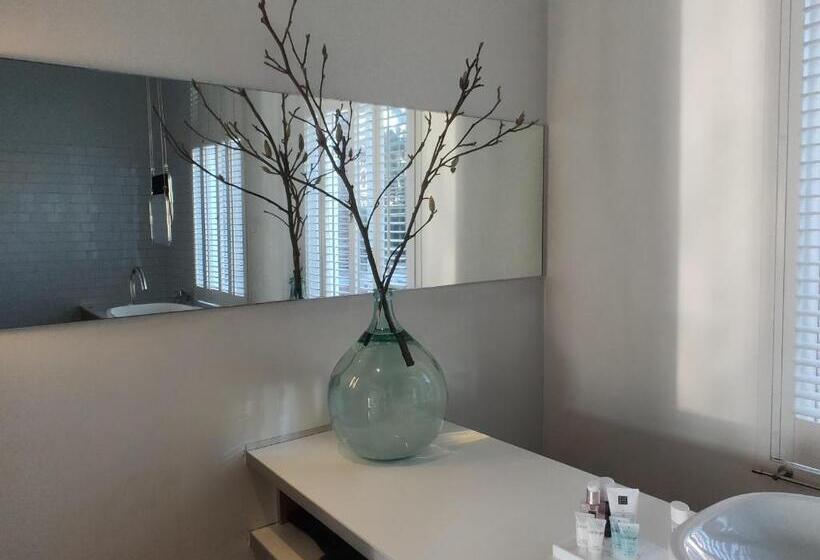 اتاق لوکس سه تخته, B&b Hart Van Leiden