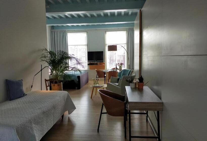 اتاق لوکس سه تخته, B&b Hart Van Leiden