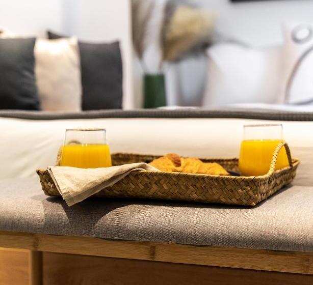 اتاق استاندارد, Melo Athens