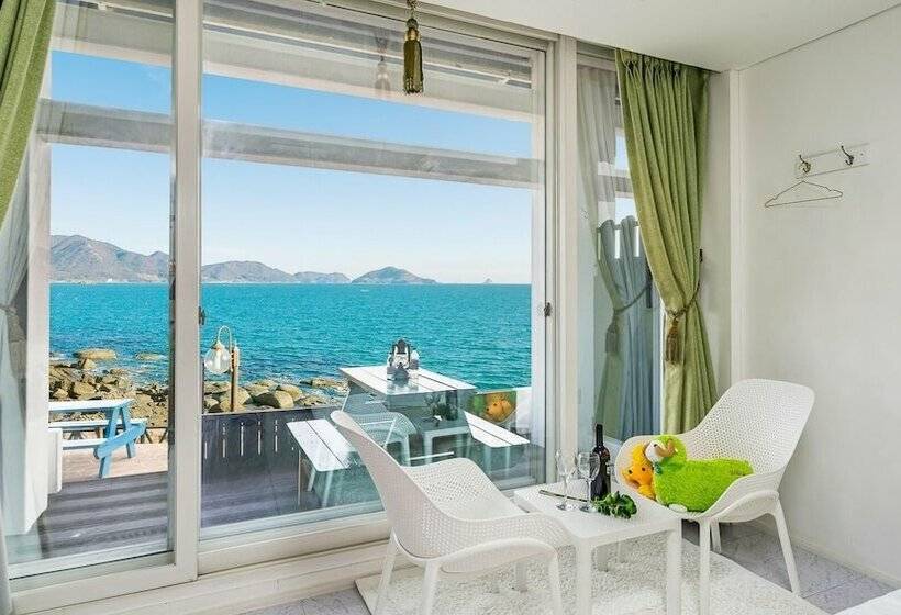آپارتمان عادی 1 خوابه, Namhae Opera House Pension