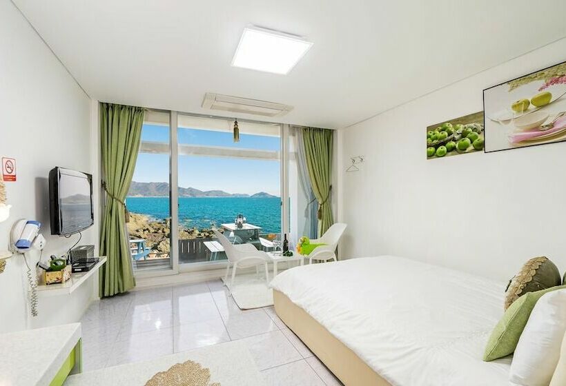 آپارتمان عادی 1 خوابه, Namhae Opera House Pension
