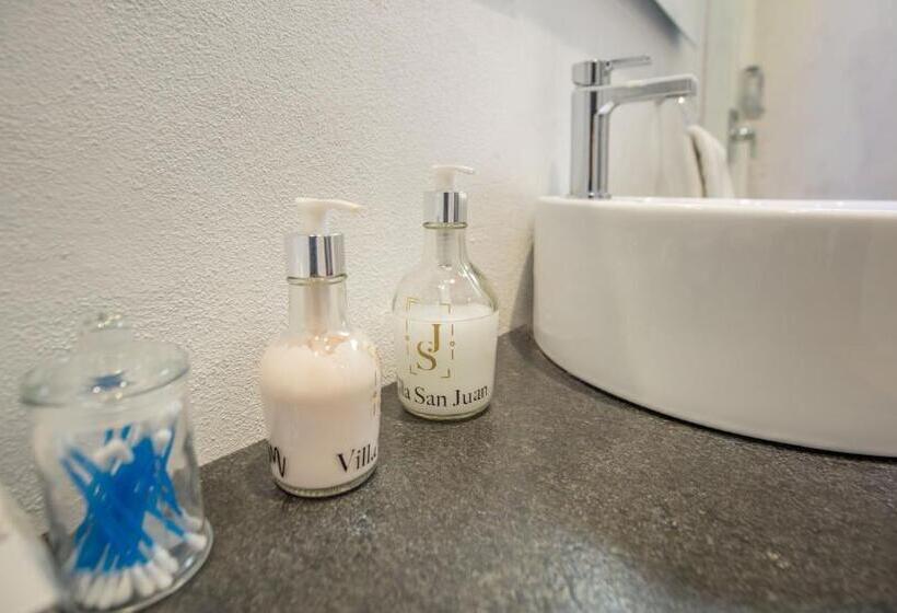 اتاق پریمیوم چهارنفره, Villa San Juan Bed&breakfast