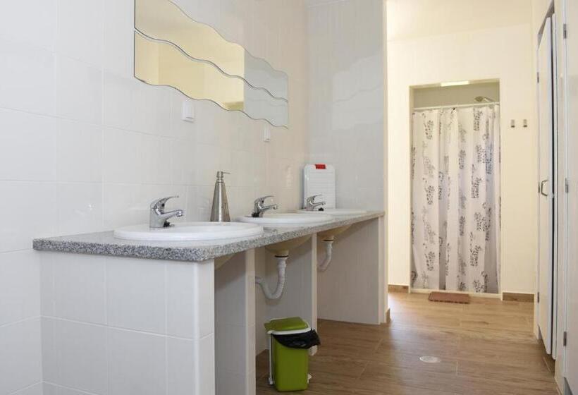 تختخواب در اتاق مشترک, Horta Do Vale   Nature House
