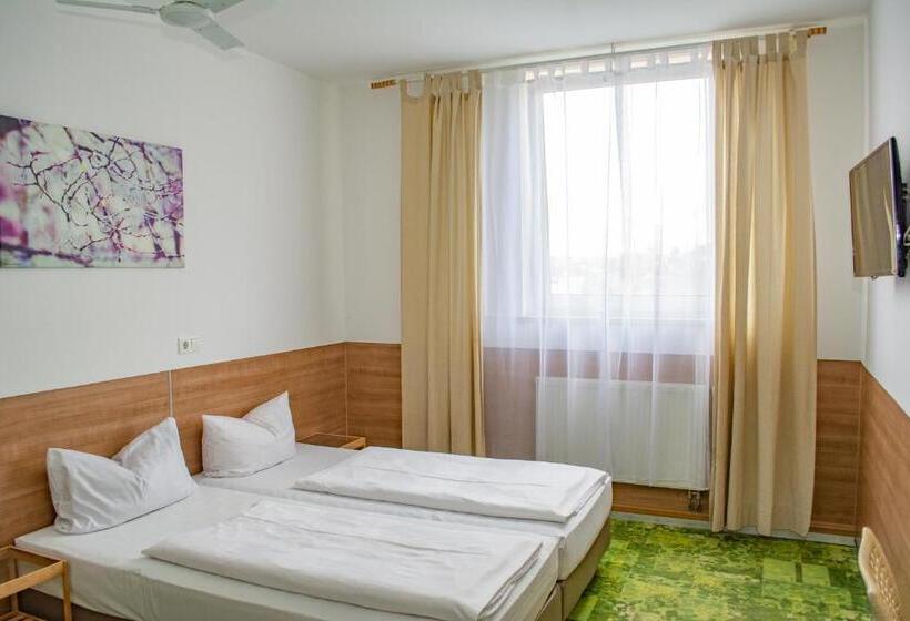 استودیوی استاندارد, 24seven Apartments   Self Check In