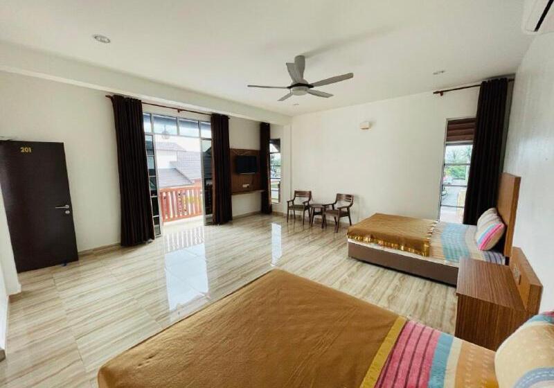 اتاق استاندارد با چشم‌انداز استخر, Dz Residence Tunjong