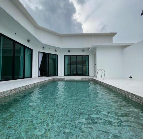 ویلای یک اتاق خوابه با استخر شنا, Dz Residence Tunjong