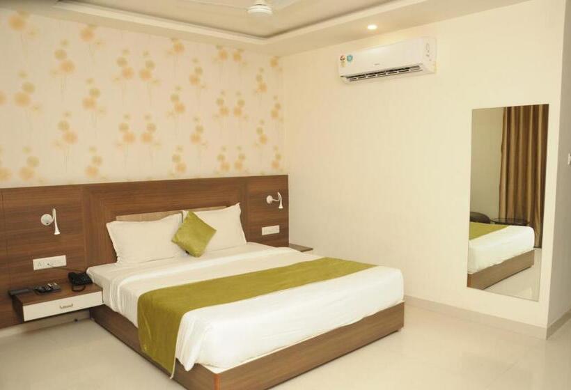 سوییت سوپریور, Madhuvan Suites By Blues