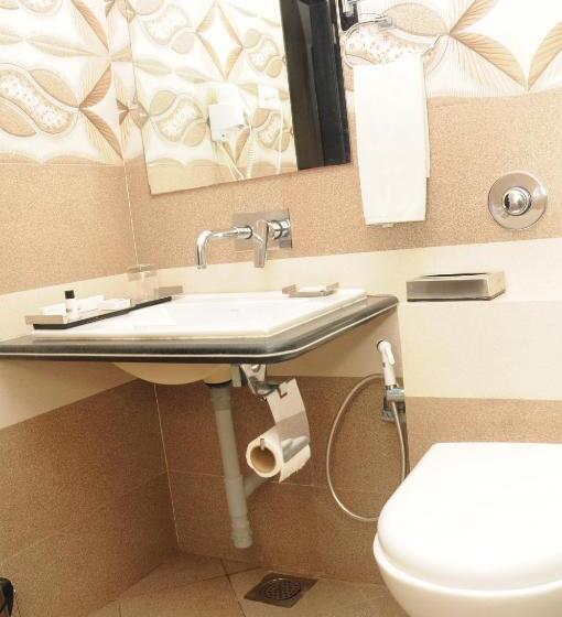 سوییت, Madhuvan Suites By Blues